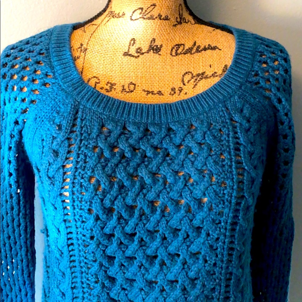 American Eagle Outfitter knitted top - teal color